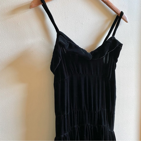 1930s black velvet dress - Picture 3 of 7